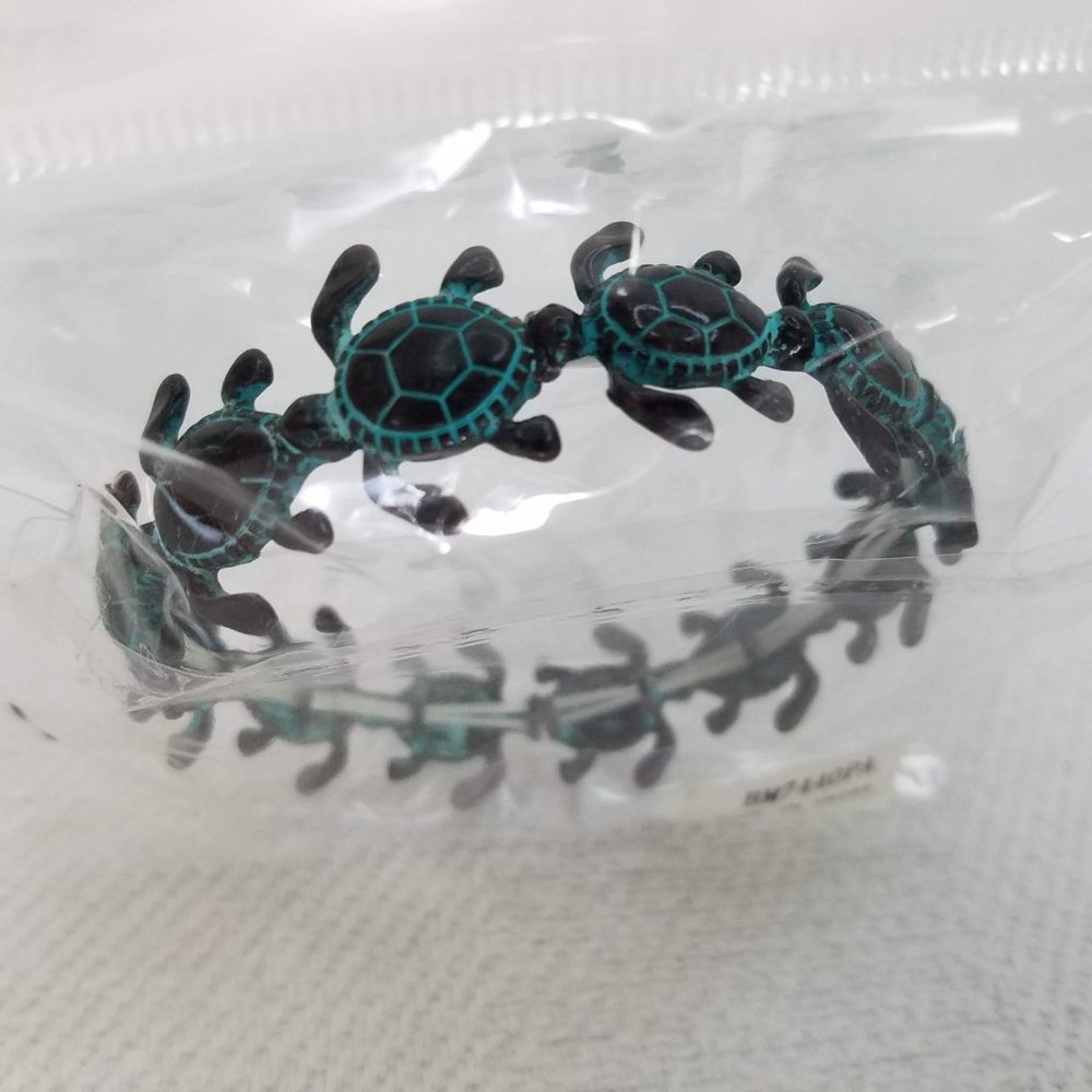 Turtle Bracelet & Earring Set - Picture 9 of 14